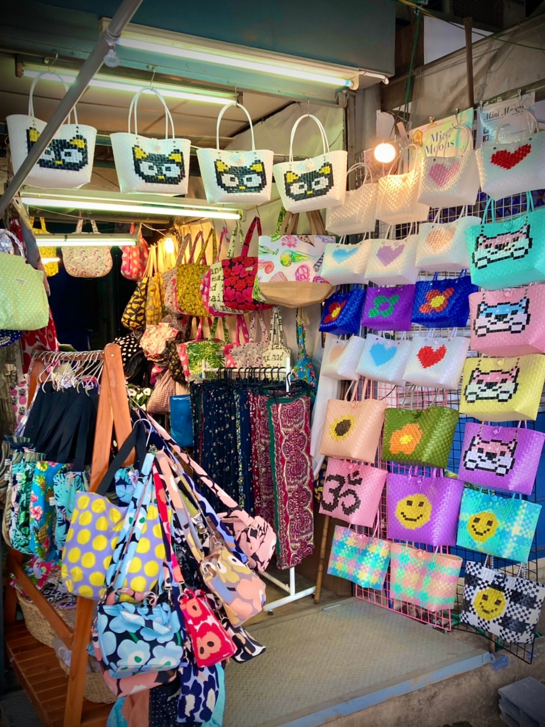 MiniMoons bag at jatujak market @minimoonsbag 